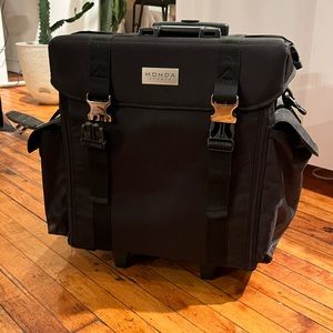 Mondo studio makeup bag